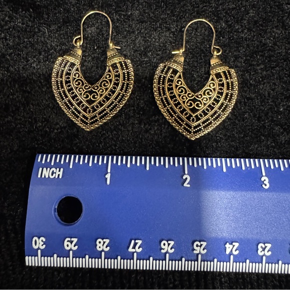 Elegant Gold Bohemian Earrings - Picture 4 of 4